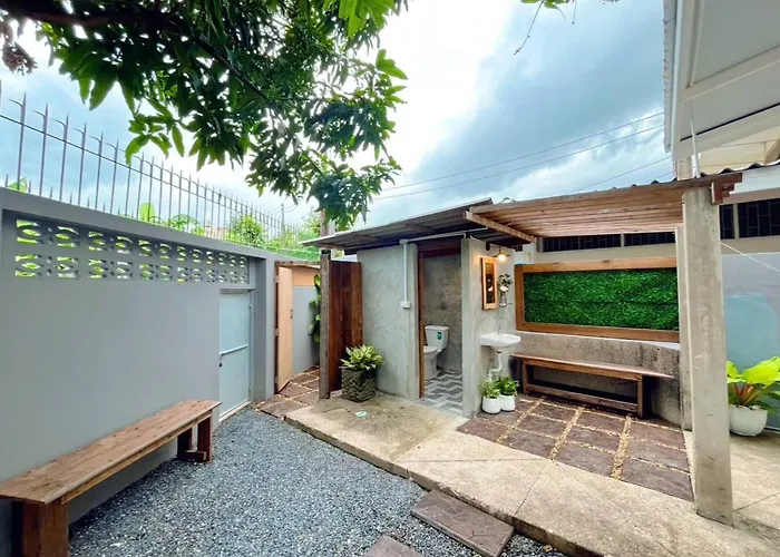 Rare Find 80 Yrs Heritage Peaceful House In Bkk Hébergement de vacances