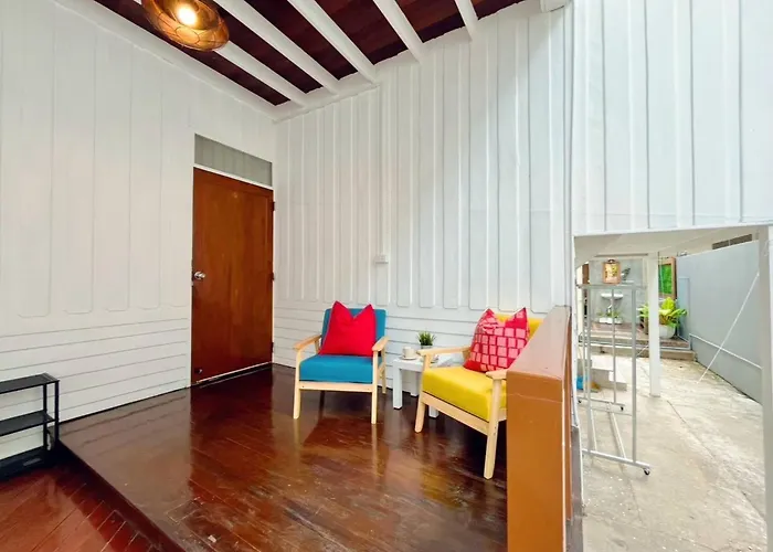 Rare Find 80 Yrs Heritage Peaceful House In Bkk *