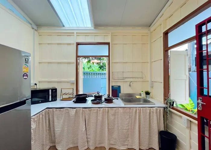 Rare Find 80 Yrs Heritage Peaceful House In Bkk