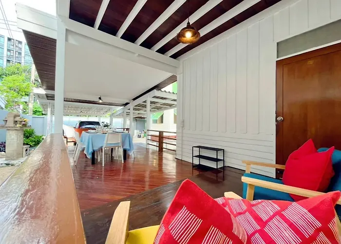 Rare Find 80 Yrs Heritage Peaceful House In Bkk Hébergement de vacances