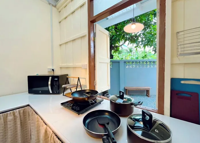Rare Find 80 Yrs Heritage Peaceful House In Bkk *