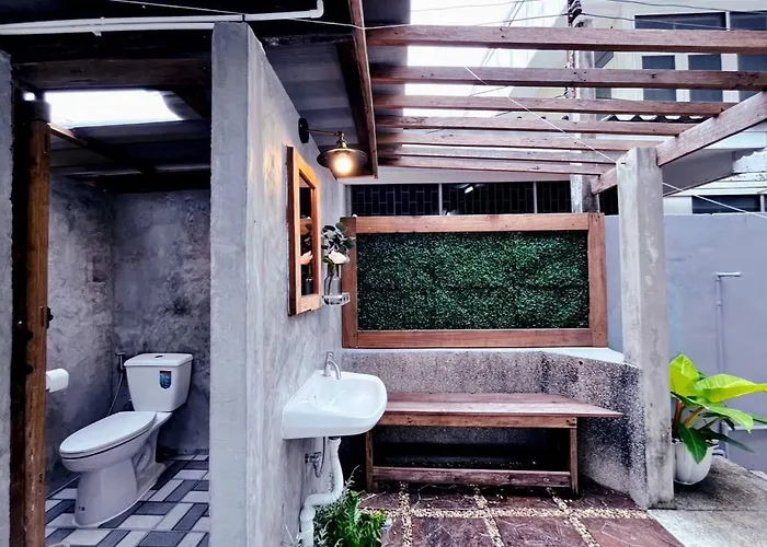 Rare Find 80 Yrs Heritage Peaceful House In Bkk Hébergement de vacances