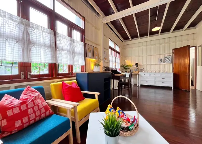 Rare Find 80 Yrs Heritage Peaceful House In Bkk Hébergement de vacances Bangkok
