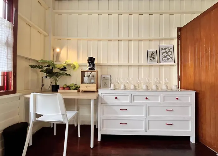 Rare Find 80 Yrs Heritage Peaceful House In Bkk Hébergement de vacances