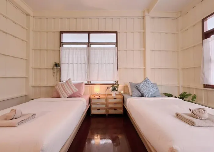 Rare Find 80 Yrs Heritage Peaceful House In Bkk Hébergement de vacances *