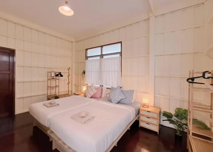 Hébergement de vacances Rare Find 80 Yrs Heritage Peaceful House In Bkk Bangkok