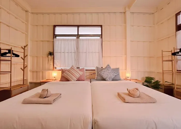 Rare Find 80 Yrs Heritage Peaceful House In Bkk Hébergement de vacances Bangkok
