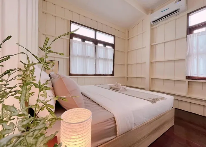 Rare Find 80 Yrs Heritage Peaceful House In Bkk