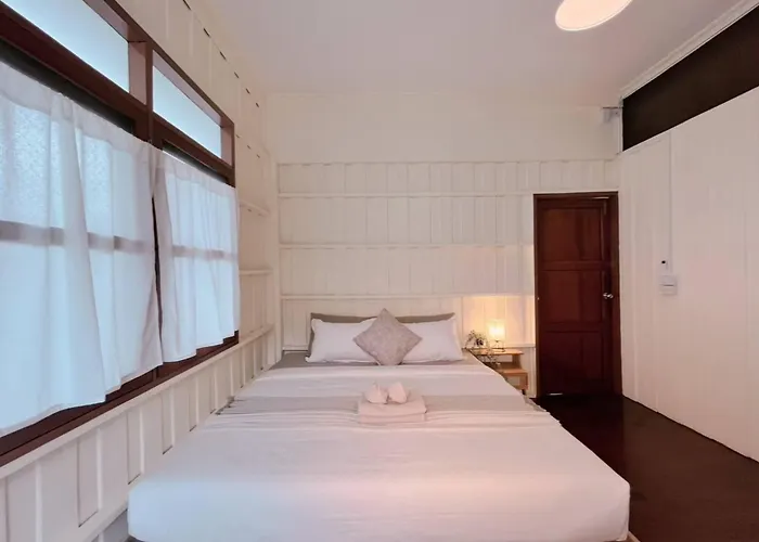 Hébergement de vacances Rare Find 80 Yrs Heritage Peaceful House In Bkk Bangkok