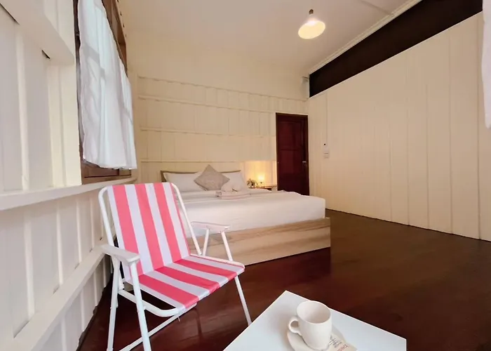 Rare Find 80 Yrs Heritage Peaceful House In Bkk Hébergement de vacances Bangkok