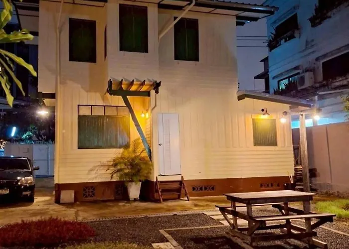 Rare Find 80 Yrs Heritage Peaceful House In Bkk * Bangkok
