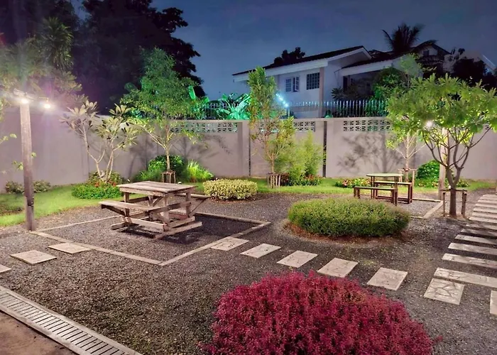 Rare Find 80 Yrs Heritage Peaceful House In Bkk Hébergement de vacances Bangkok